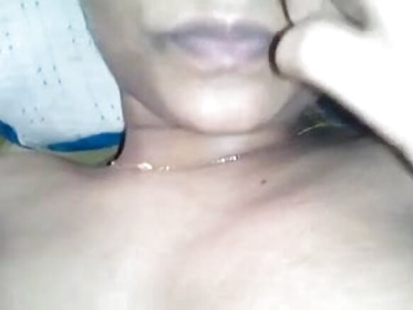 Desi-lactate umugore yasambanywe mu gihe ariko arakayangana kandi yonka amata muri filime yuzuye kandi iteye igomwe