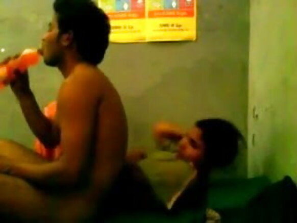Abakundana bariko baragirana umunezero mu videwo ya filime mu congereza