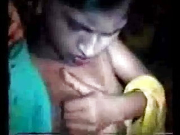Amasanamu y'igihindi y'igihindi co mu buraruko HD video Aunty yashize amabere yiwe ku mubanyi
