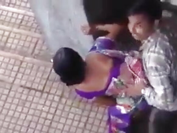 Abahindi babiri bafashwe mu ruhame boherereje umukunzi wabo filime iteye isoni yafashwe mu ruhame