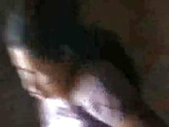 Hot Indian Aunty agerageza guha umukiriya wiwe yuzuye - III