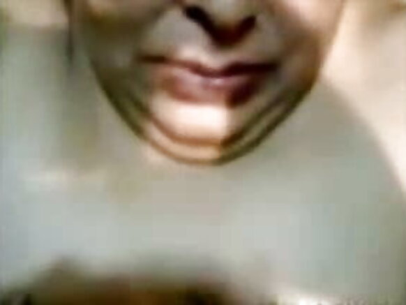 Aunty india sexy icongereza amasanamu y'urukundo n'ukwiruka mu maso ha aunty