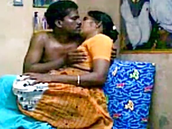 Abahindi bakuze bakundana barateye isoni amashusho y'igitsina mu rurimi rw'igihindi