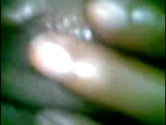 Desi umubano Desi umugabo n'umugore mu cumba c'uburaro gishasha c'ubusambanyi ishusho y'amasanamu