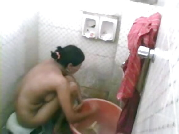 Desi kwoga umukobwa umukobwa kwoga hindi sexy congereza filime