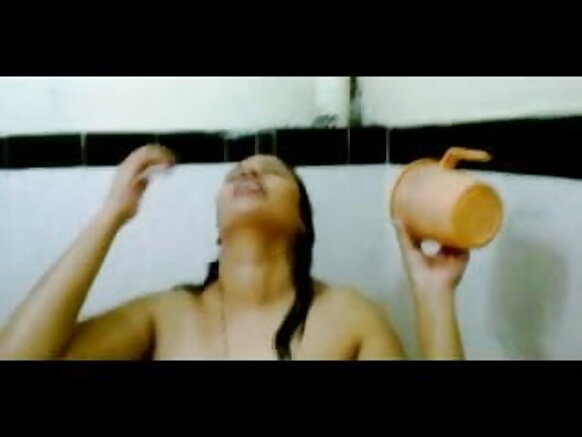 Desi ashonje bhabhi ifoto sexy chahiye icongereza ashonje mu bwogero n'umukunzi wiwe
