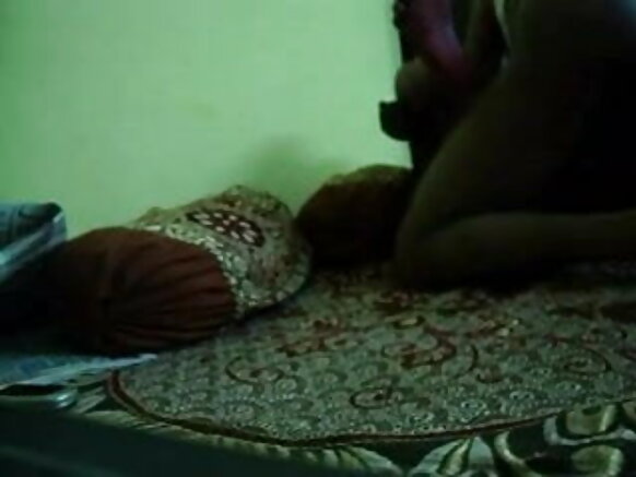 Umugore wa Desi yasambanywe n'umukunzi wiwe mu gihe umugabo wiwe ariko arandika desi