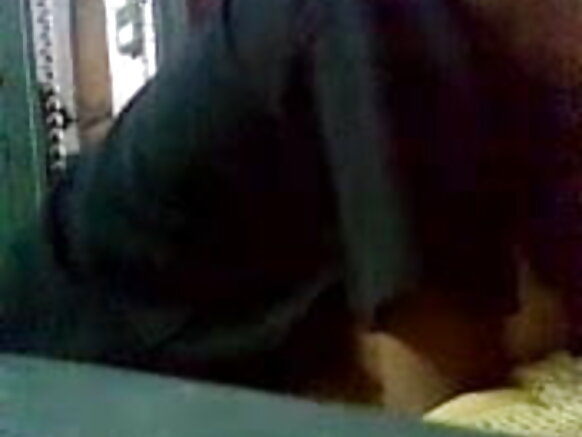 Amabere manini Desi MILF amabere n'umuhungu wiwe w'icongereza