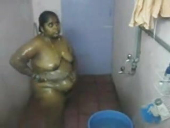 Umuhindi wo mu Bumanuko Umuhindi Desi Aunty Kwoga Hindi Gufungura Filime y'Igitsina