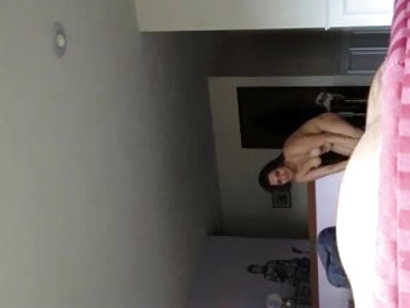 Umuhungu wa senge ashushe amafoto ya filime sexy aunty araturika nk'umuhungu muto