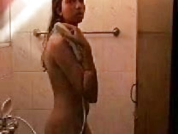 Ubuhindi Ubuhindi Ubwiza Sexy Filime Igaragaza Ibiri Bihishijwe Hishijwe Ugukaraba