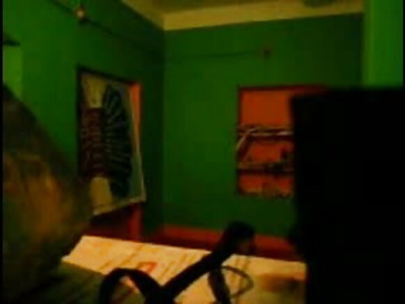 Sexy Desi Sexy filime yuzuye Bhabhi yasambanywe n'umubanyi Desi Bhabhi