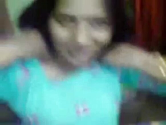Ubuhinde igisagara giteye igomwe bhabhi yasambanywe n'umugenzi ku ncuro ya mbere mu videwo y'igihindi giteye igomwe