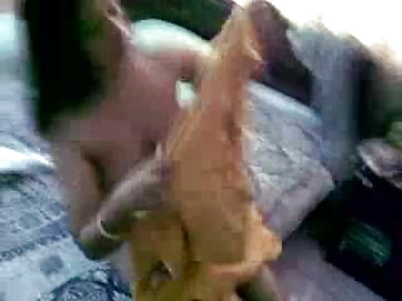 Umukobwa mwiza w'umunya Bangla ashaje gusambanywa n'umuhungu wiwe yuzuye ishusho nziza y'ubururu iteye igomwe videwo yuzuye videwo