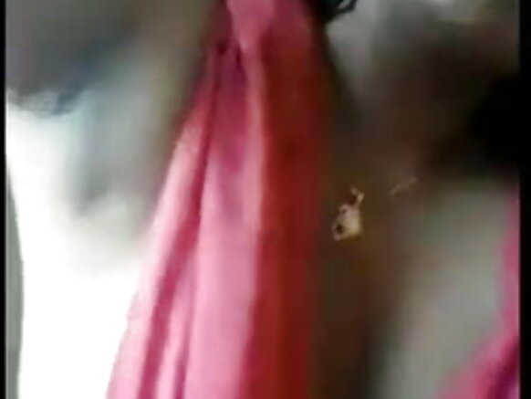 Swati naidu yari gusa kandi afise umugongo munini, ni filime y'igitsina