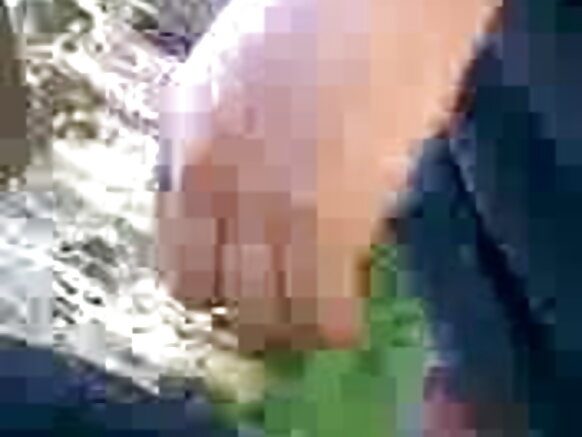 Filime y'ubururu bw'abahindi bhojpuri iri inyuma y'urugo