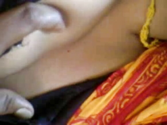 Lucknow Desi Hindi Igihindi giteye igomwe ifoto y'igihindi giteye isoni umugore w'igihindi Parineeta