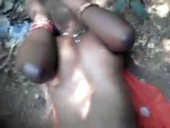 Umukobwa w'umunyadesi wo mu Bumanuko atera umuhungu wiwe igitsina mu madrasi ifoto y'igitsina kimwe