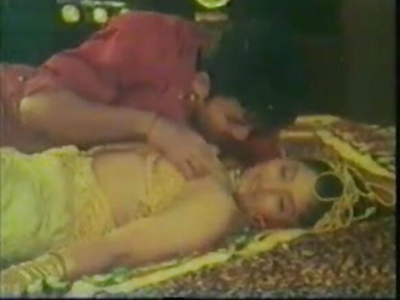 Umuhindi w'umuhindi amabere yonka Teta yonka Sexy ubururu Sexy clip ubururu filime