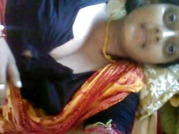 Umugore mwiza w'umubengali desi bodhi devar n'amabere ateye igomwe yerekanwa sexy khan