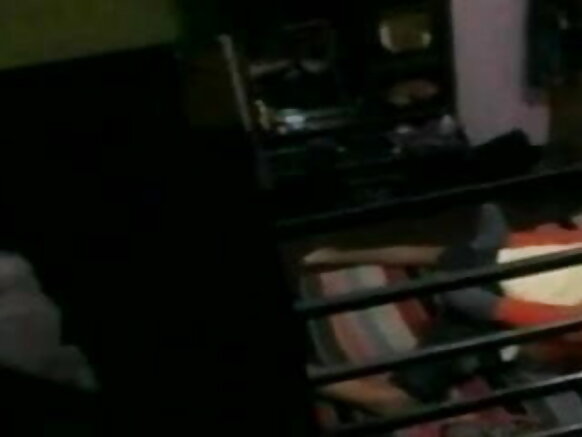 Ubuhindi bf video film sexy hindi yafashe umukunzi wiwe n'icamera yihishije muhira