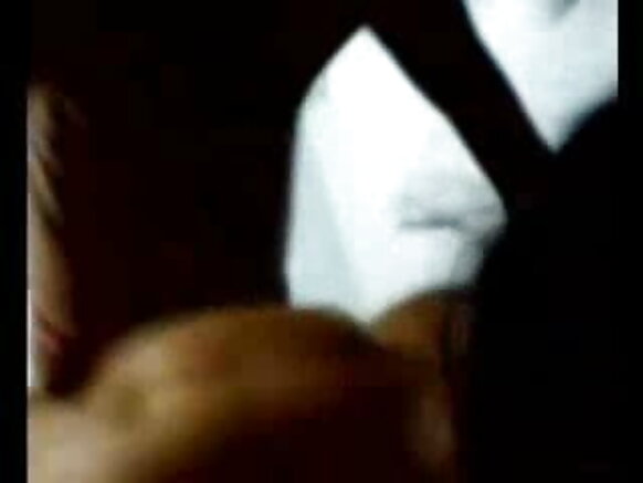 Sexy nini blowjob ivuye mu buraruko bw'ubuhindi