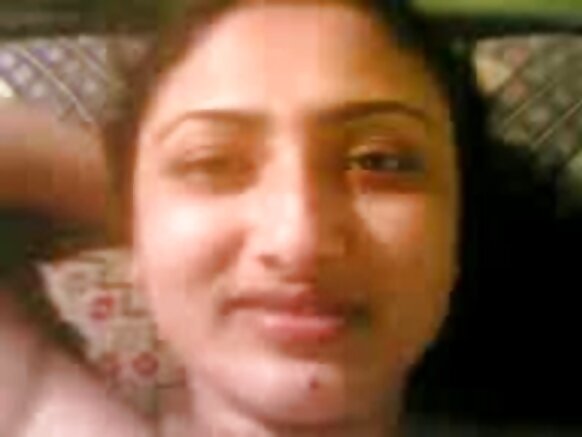 Umugore w'umubengali w'umuyisilamu Dolly yuguruye amasanamu y'umutego w'imine i dhaka